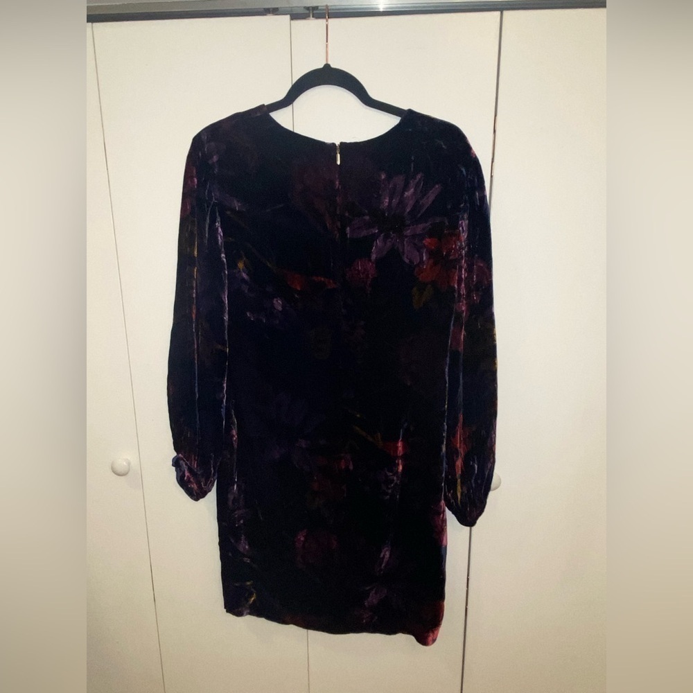Trina Turk Women's Éclair V Neck Velvet Dress - Picture 2 of 10